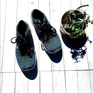 Great condition blue nike sneakers